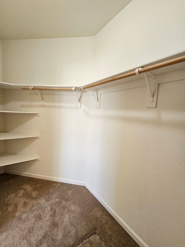 Building Photo - Cold Springs Beauty - Immaculate Newer Hom...