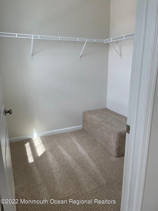 Building Photo - 54 Peregrine Way