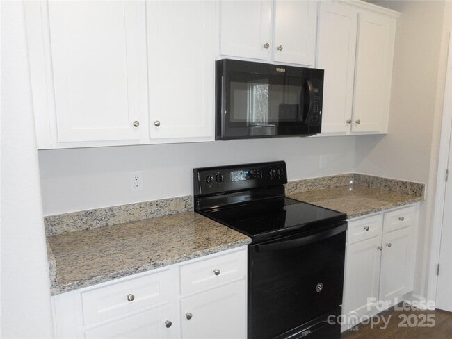 Building Photo - 2101 Talbert Ct