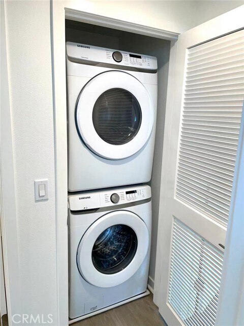 Building Photo - 11042 Momentum Dr