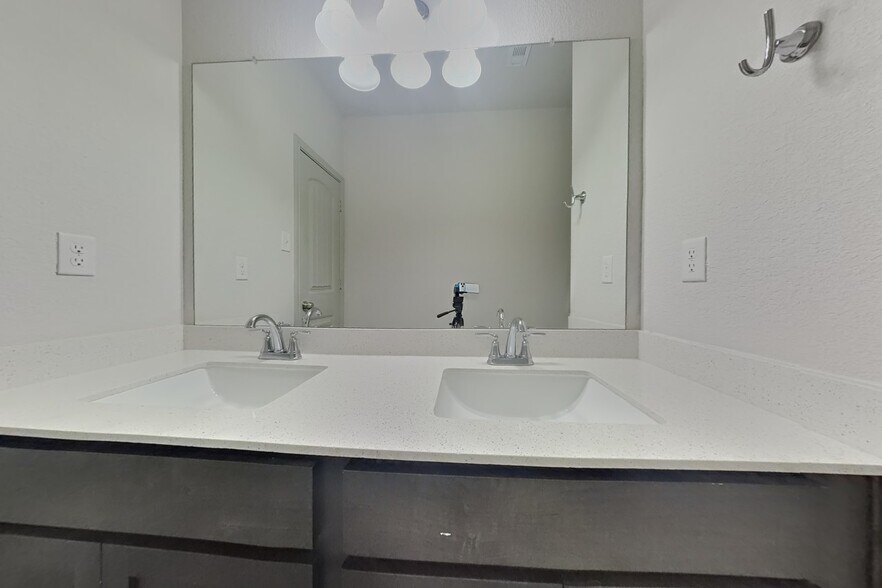 Building Photo - 21343 Cypress Conifer Dr