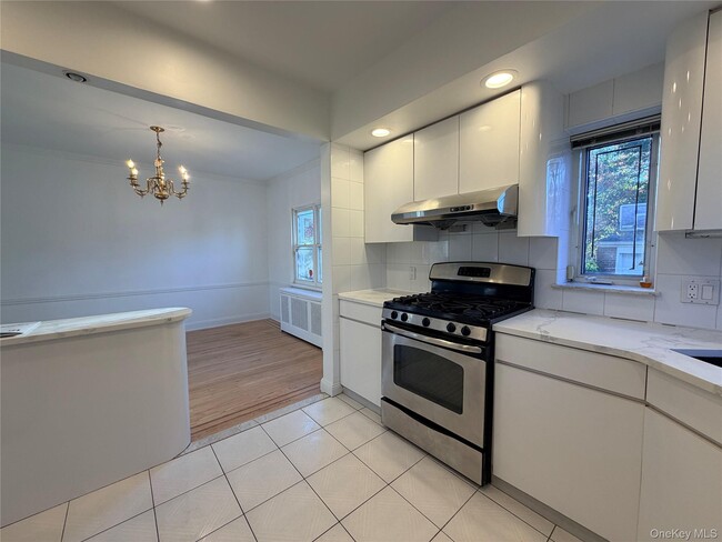 Building Photo - 76-12 175th St