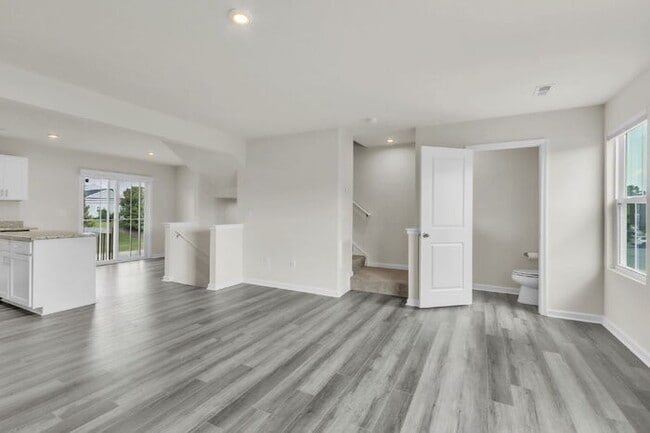 Building Photo - Modern 3BR Townhome with Bonus Room Near F...