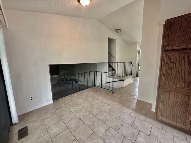 Building Photo - 21669 Tulipwood St