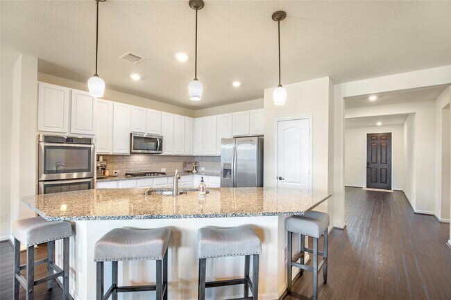 Building Photo - 20810 Oak Preserve Dr