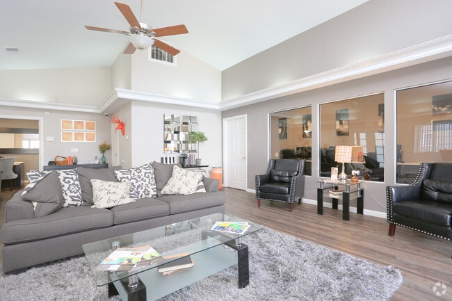 Lounge - Vantage Apartments