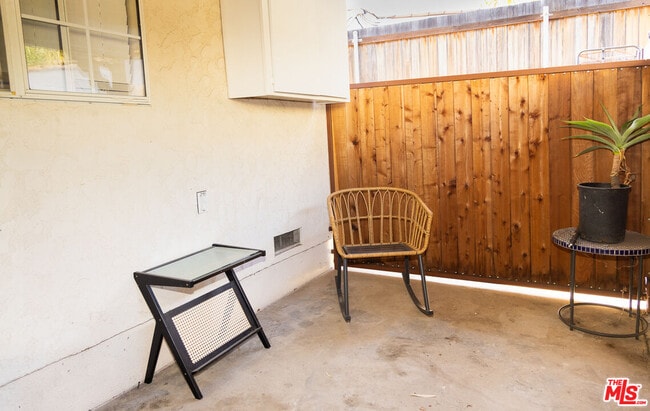 Building Photo - 642 N La Jolla Ave