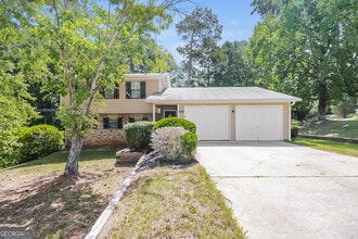 Building Photo - 1005 Lombardy Way
