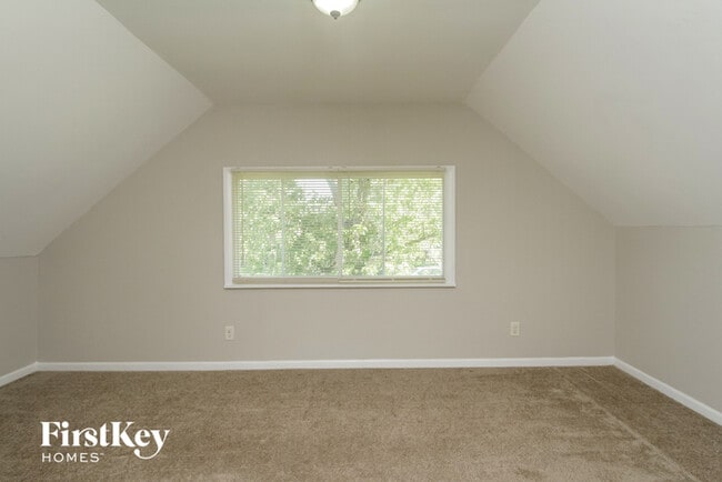 Building Photo - 187 Frederick Dr