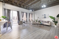 Building Photo - 312 W 5th St