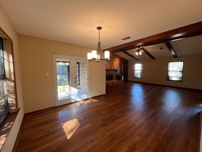 Building Photo - Pensacola - Windermere - 3 Bedroom, 2 Bath...