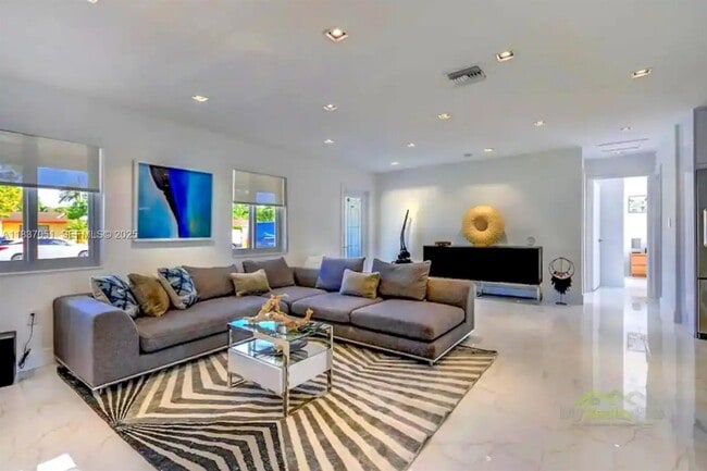 Building Photo - 10010 SW 162nd St