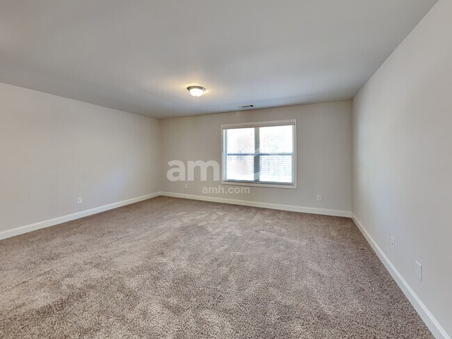 Building Photo - 1250 Victoria Walk Ln