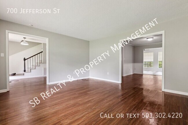 Building Photo - 700 Jefferson Dr