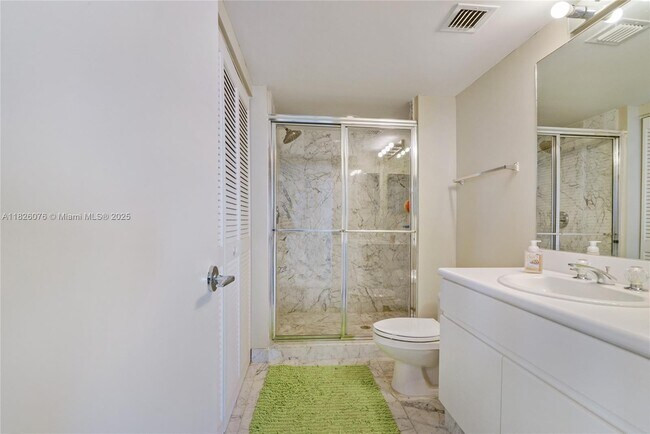 Building Photo - 16400 Collins Ave