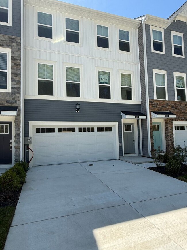Building Photo - Stylish Townhome Overlooking River Marsh Golf Course- Cambridge, MD