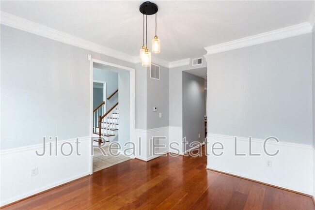 Building Photo - 483 Mountain Oaks Pkwy