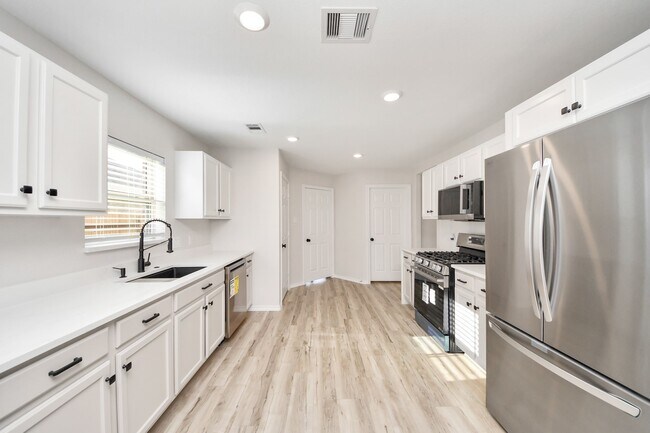 Building Photo - 26722 Lantana Cyn Dr