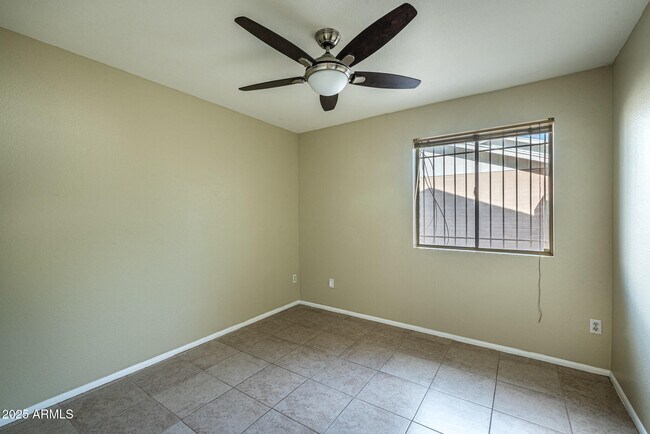 Building Photo - 4541 E Pershing Ave