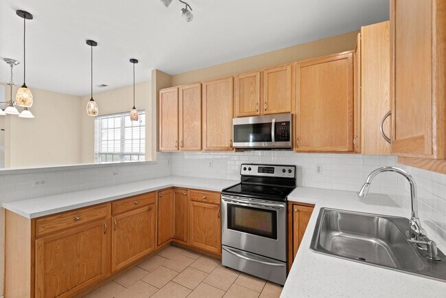 Building Photo - 2225 Gablefield Ln