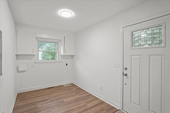 Building Photo - 2321 Queen Ann Rd