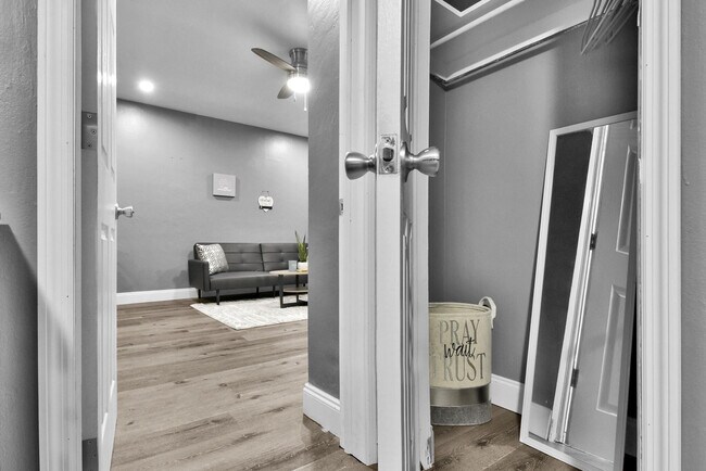 Building Photo - 201 SE 23rd St