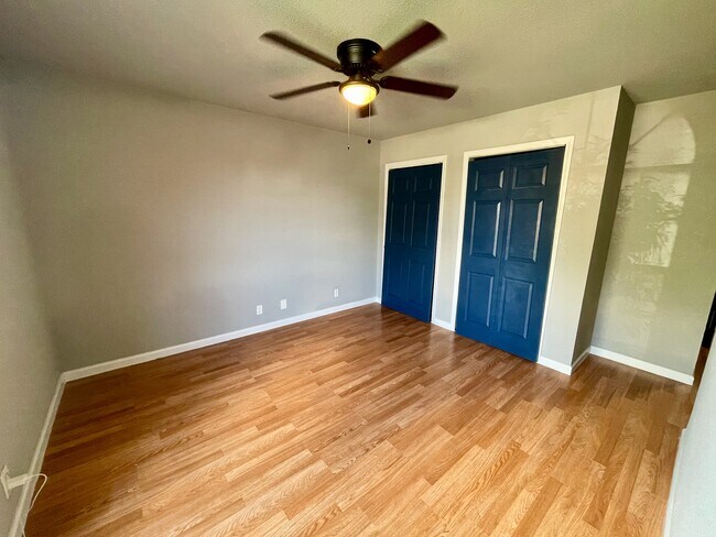 Building Photo - 9451 Hindi Dr