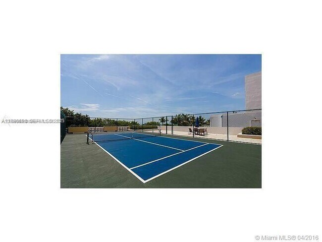 Building Photo - 5555 Collins Ave