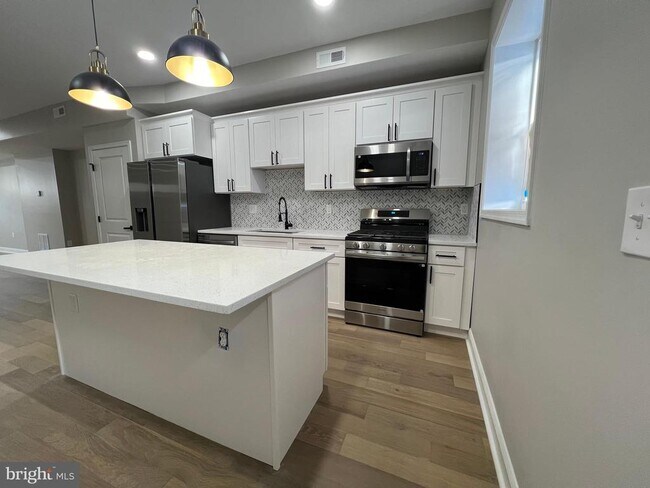 Building Photo - 717 N Collington Ave