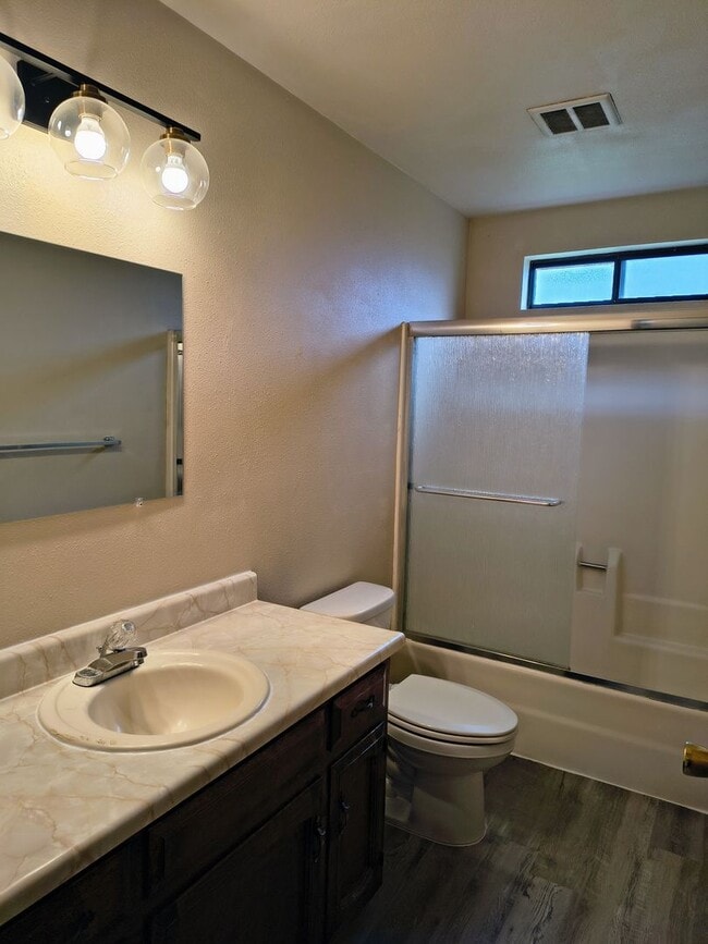 Building Photo - 4 Bed Happy Valley Home – Large Yard – Available Now