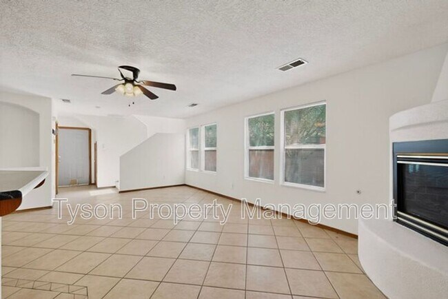 Building Photo - 1700 Violetas Rd NW