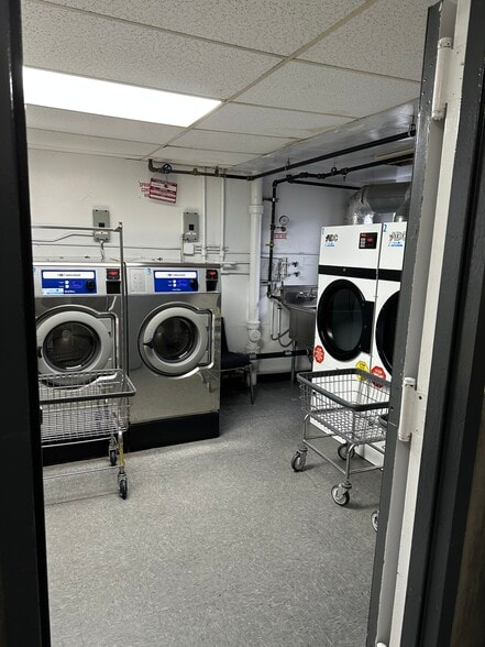 Laundry Room on Ground Floor - 3520 Leverich