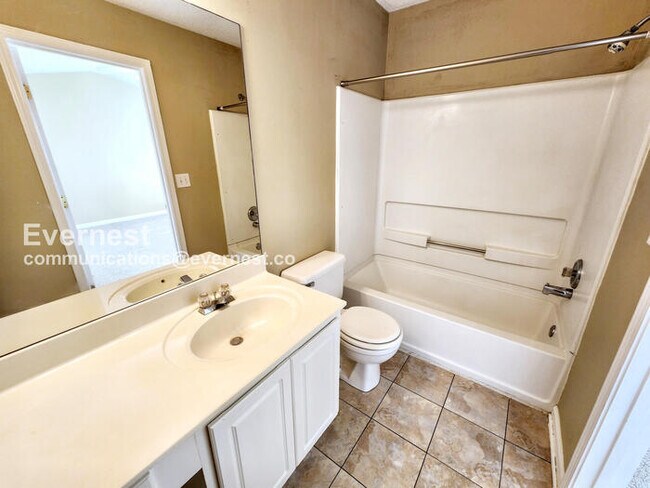 Building Photo - 2521 Heyoak Ct