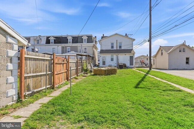 Building Photo - 32 N Wyomissing Ave
