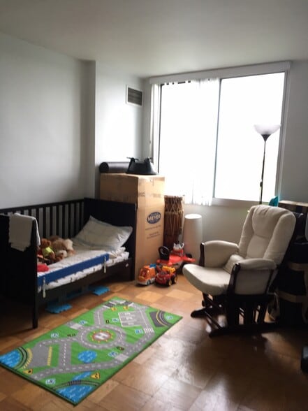 second bedroom with tons of natural sunlight - 5101 River Rd