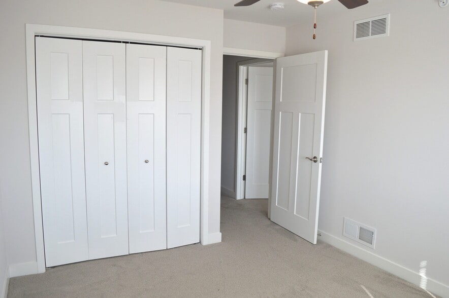 Building Photo - 4940 Innovation Dr