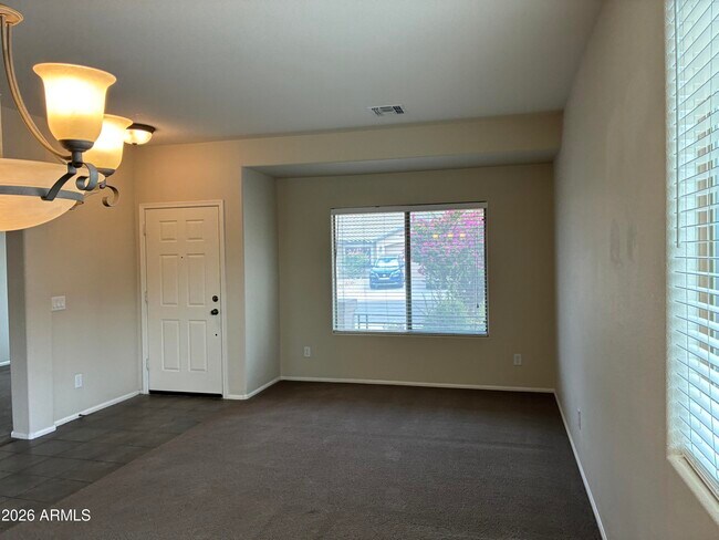 Building Photo - 2217 W Steed Ridge