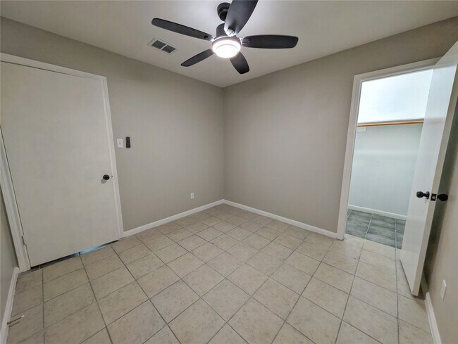 Building Photo - 4919 Connorvale Rd
