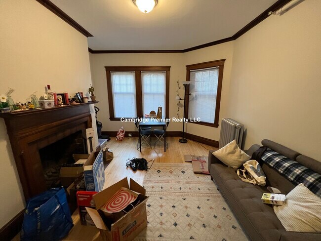 Building Photo - 6 Linnaean St