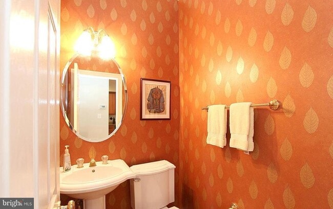 Building Photo - 537 Longhorn Crescent