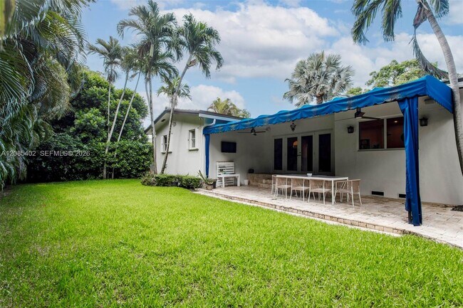Building Photo - 921 Alava Ave