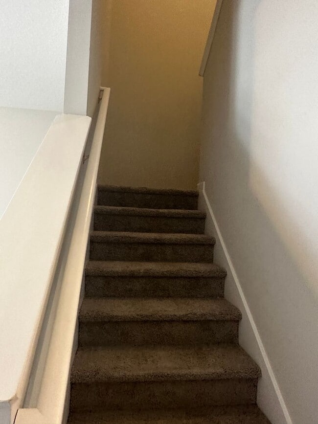 Building Photo - For Rent: Half Off Full First Month Rent