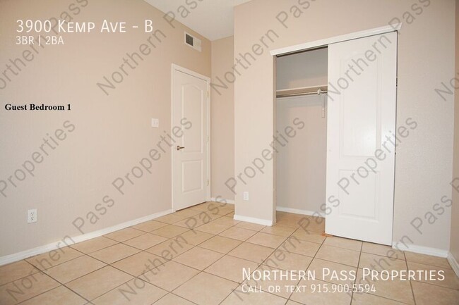 Building Photo - Nice 3 Bedroom Apartment with Refrigerated...