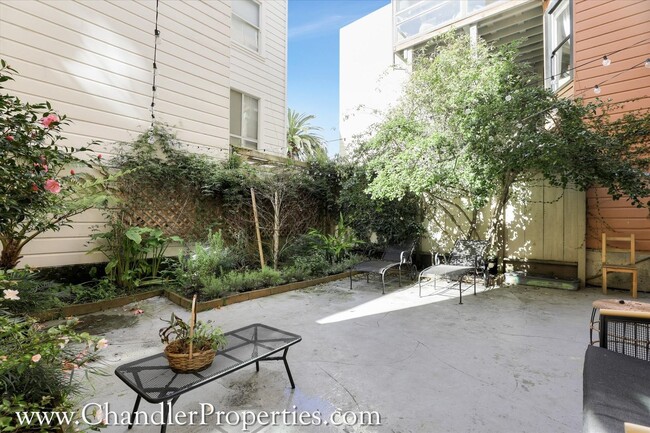 Building Photo - 3217 Gough St