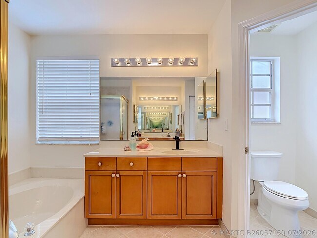 Building Photo - 1154 Oakwater Dr
