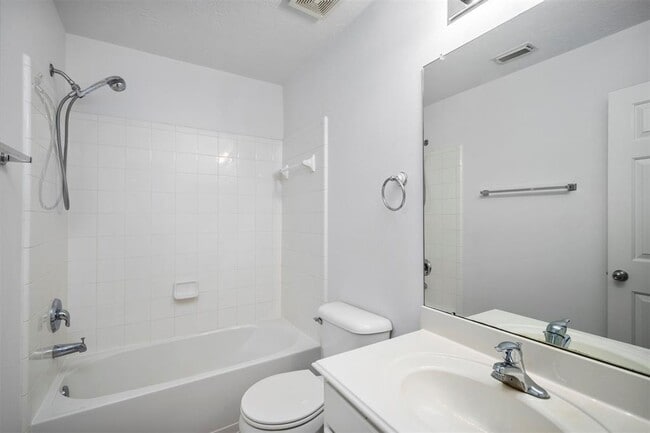 Building Photo - 23 E Twinvale Loop