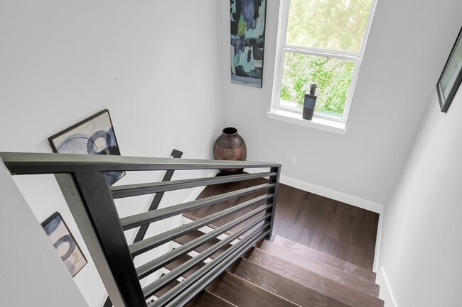 Building Photo - 2116 Oatfield Dr