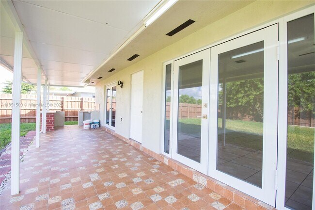 Building Photo - 15650 NW 39th Ct