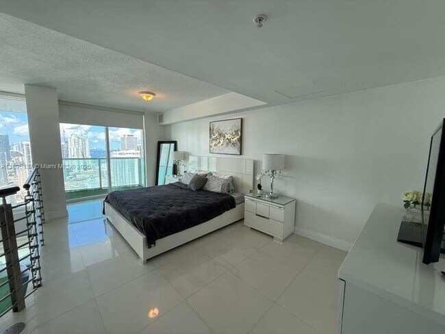 Building Photo - 41 SE 5th St