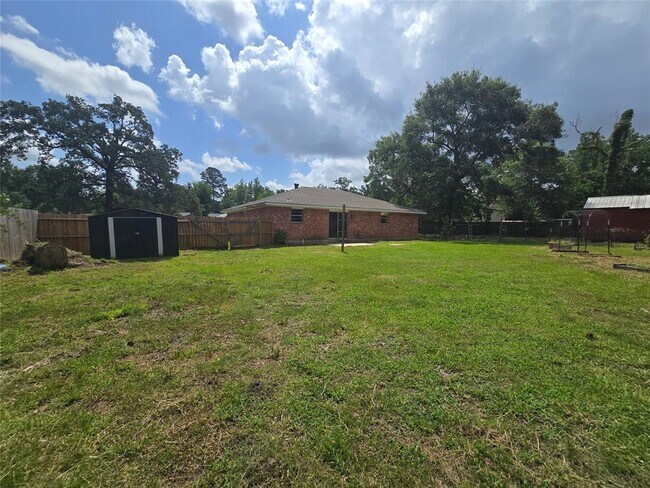 Building Photo - 505 Mable St